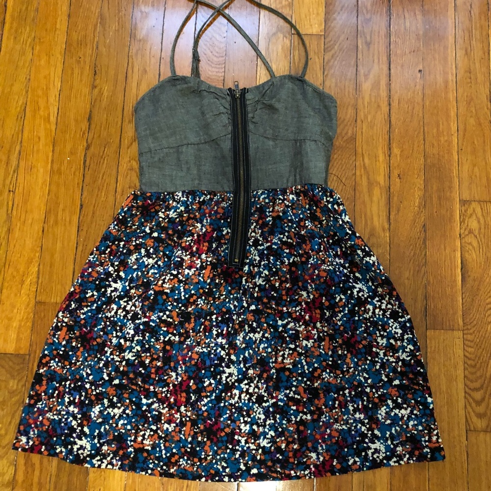 🔴SOLD🔴 Fitted waist floral zip up dress